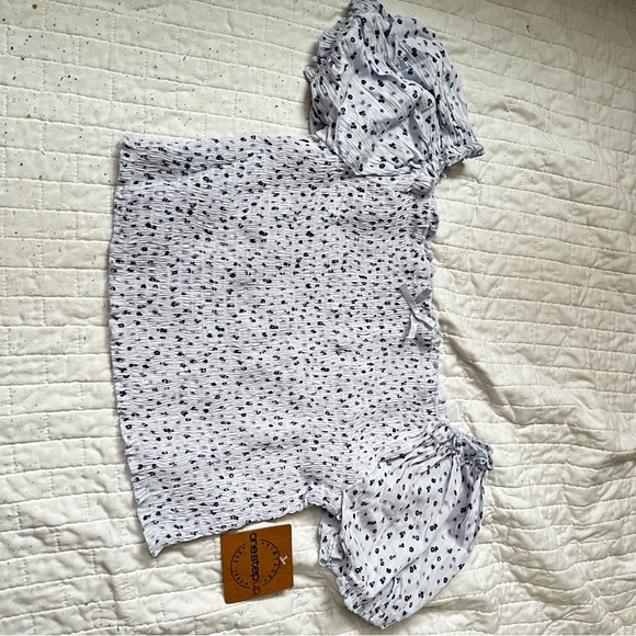 Large floral ruffled crop top with floral pattern - Picture 3 of 7